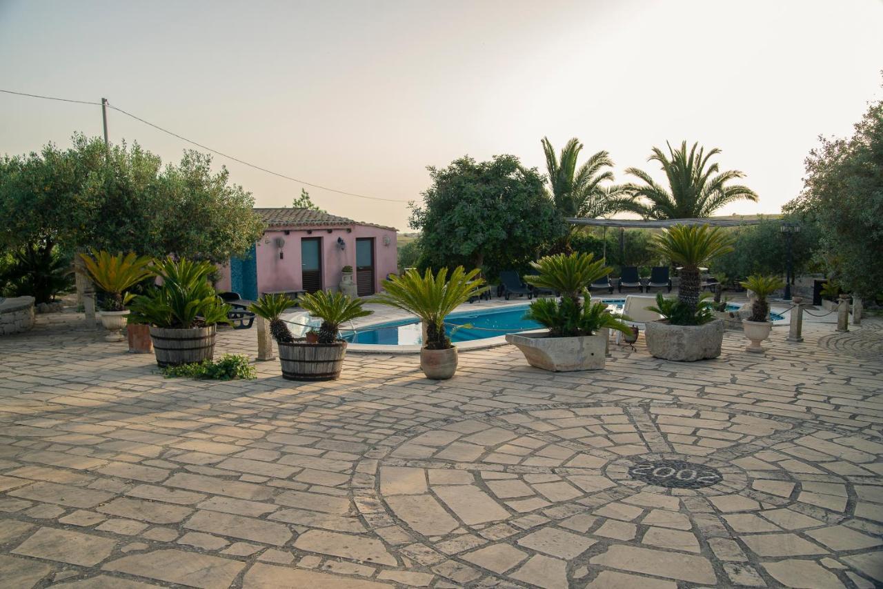 Dependance In Villa Con Piscina Рагуза Экстерьер фото