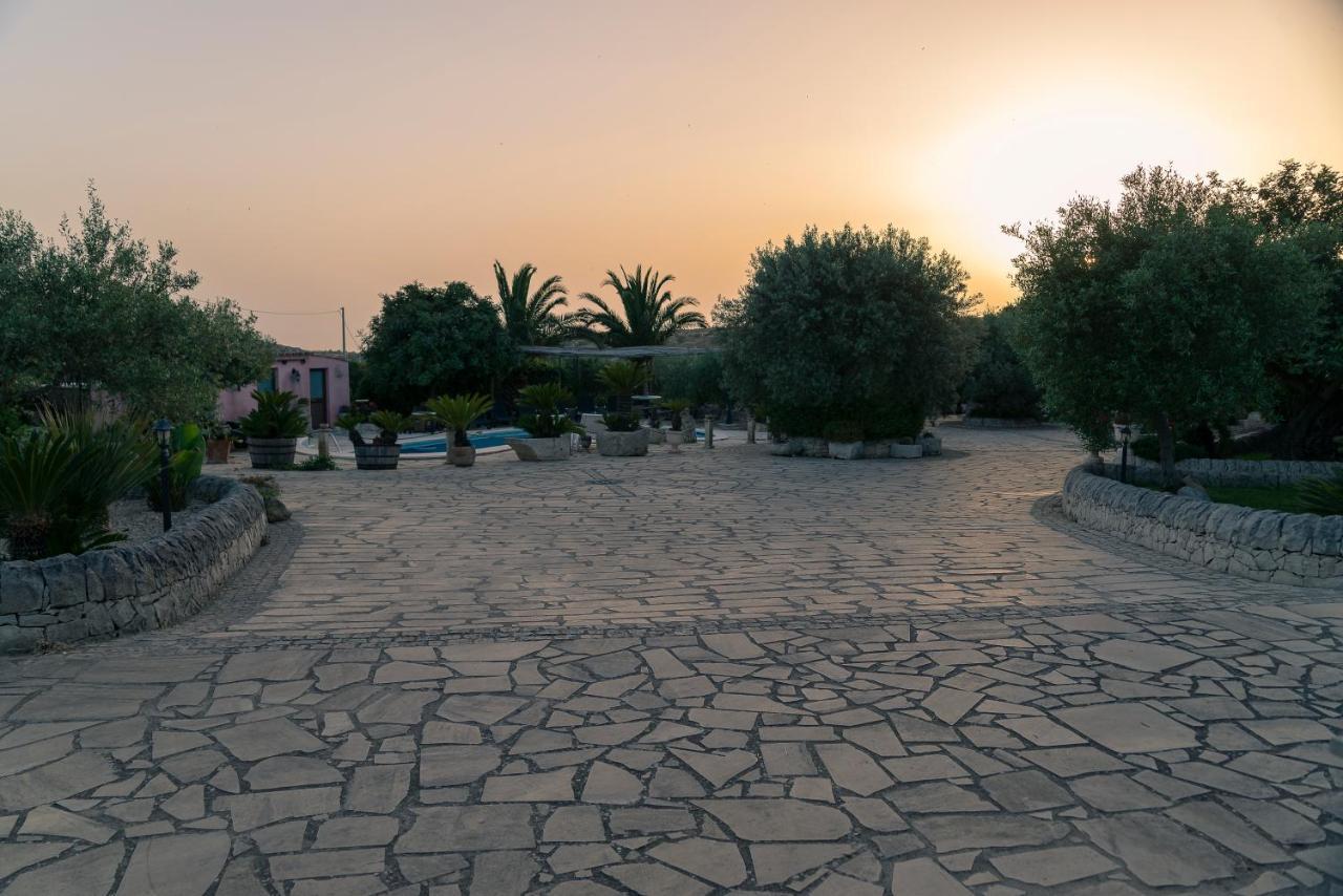 Dependance In Villa Con Piscina Рагуза Экстерьер фото