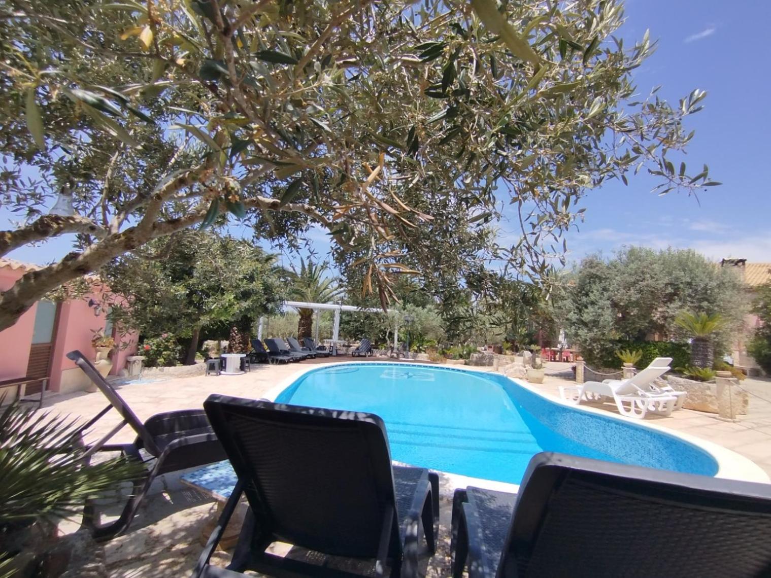 Dependance In Villa Con Piscina Рагуза Экстерьер фото