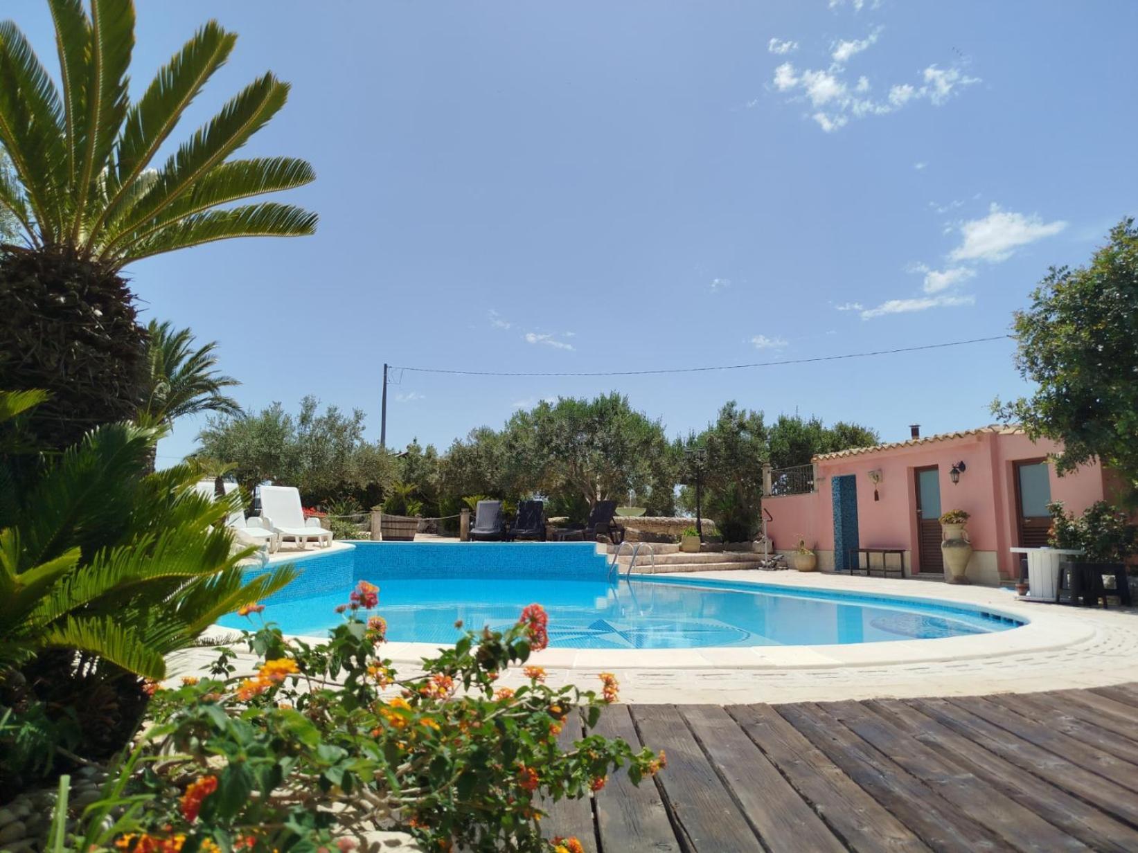 Dependance In Villa Con Piscina Рагуза Экстерьер фото