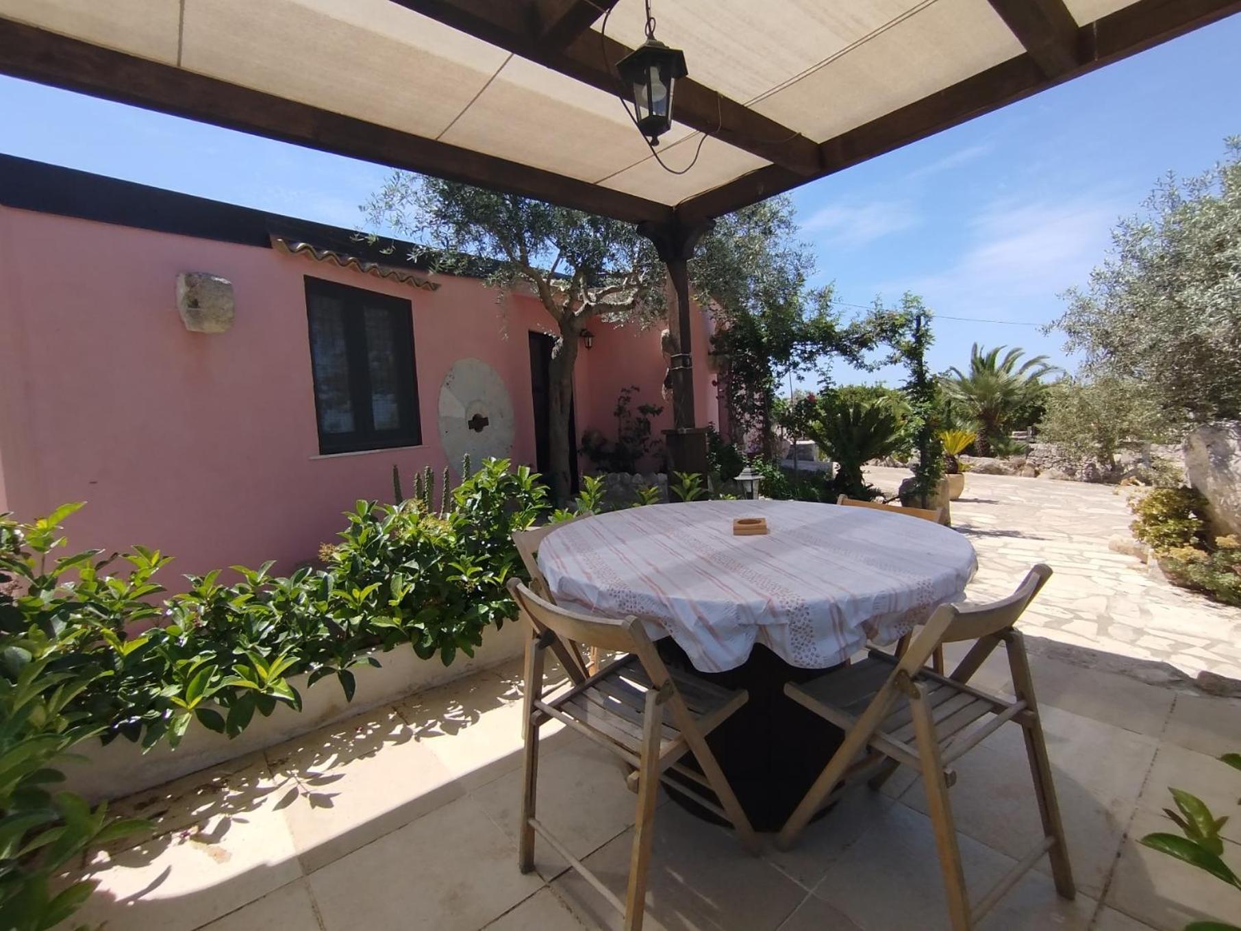 Dependance In Villa Con Piscina Рагуза Экстерьер фото